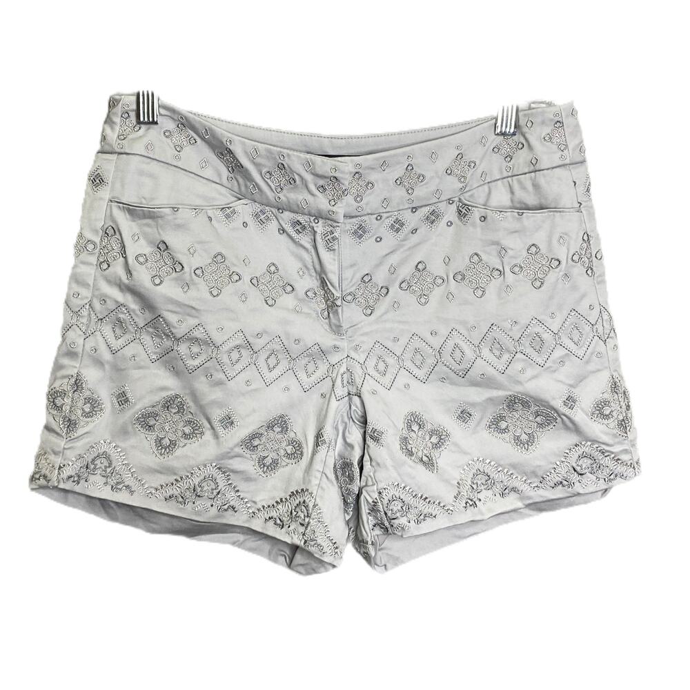 White House Black‎ Market Women's Sz 0 Shorts Chino Gray Embroidered Floral